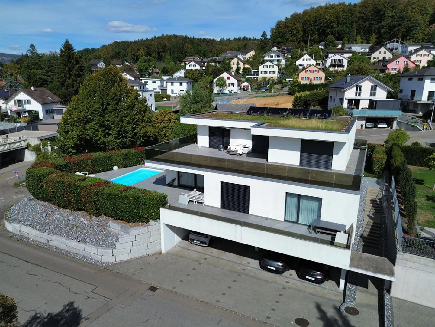 Villa de 7,5 pièces avec piscine et espace généreux - Photo 1 sur 21