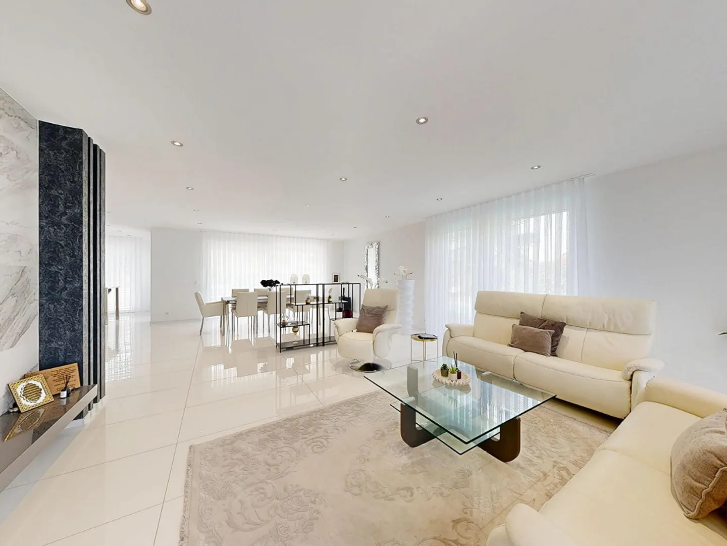 Villa de 7,5 pièces avec piscine et espace généreux - Photo 3 sur 21