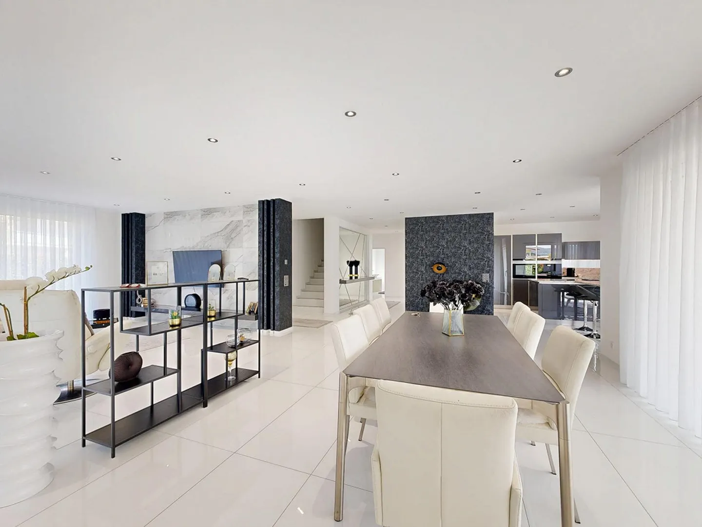 Villa de 7,5 pièces avec piscine et espace généreux - Photo 4 sur 21