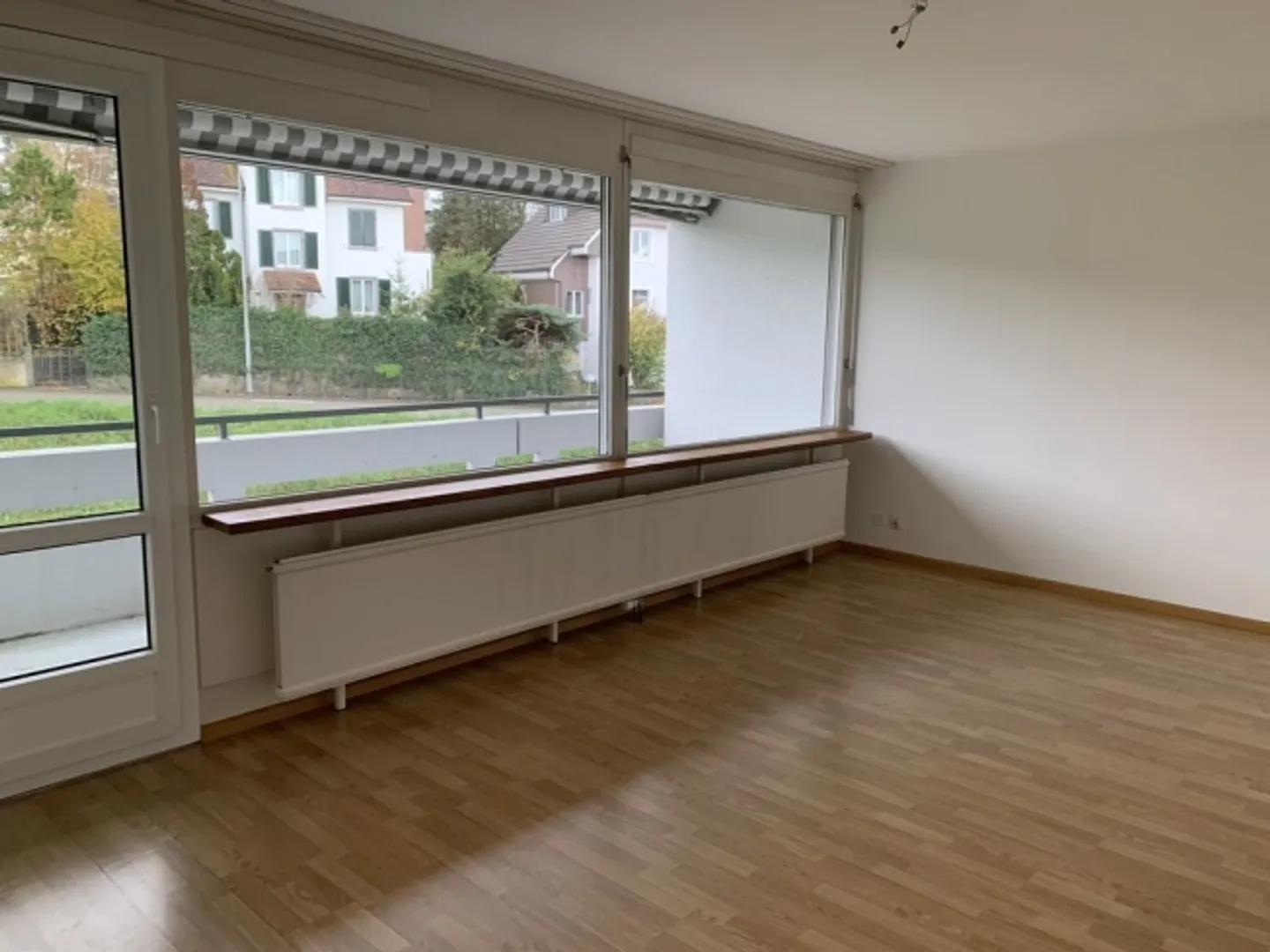 Moderne 3.5-Zimmerwohnung - Foto 2 von 5