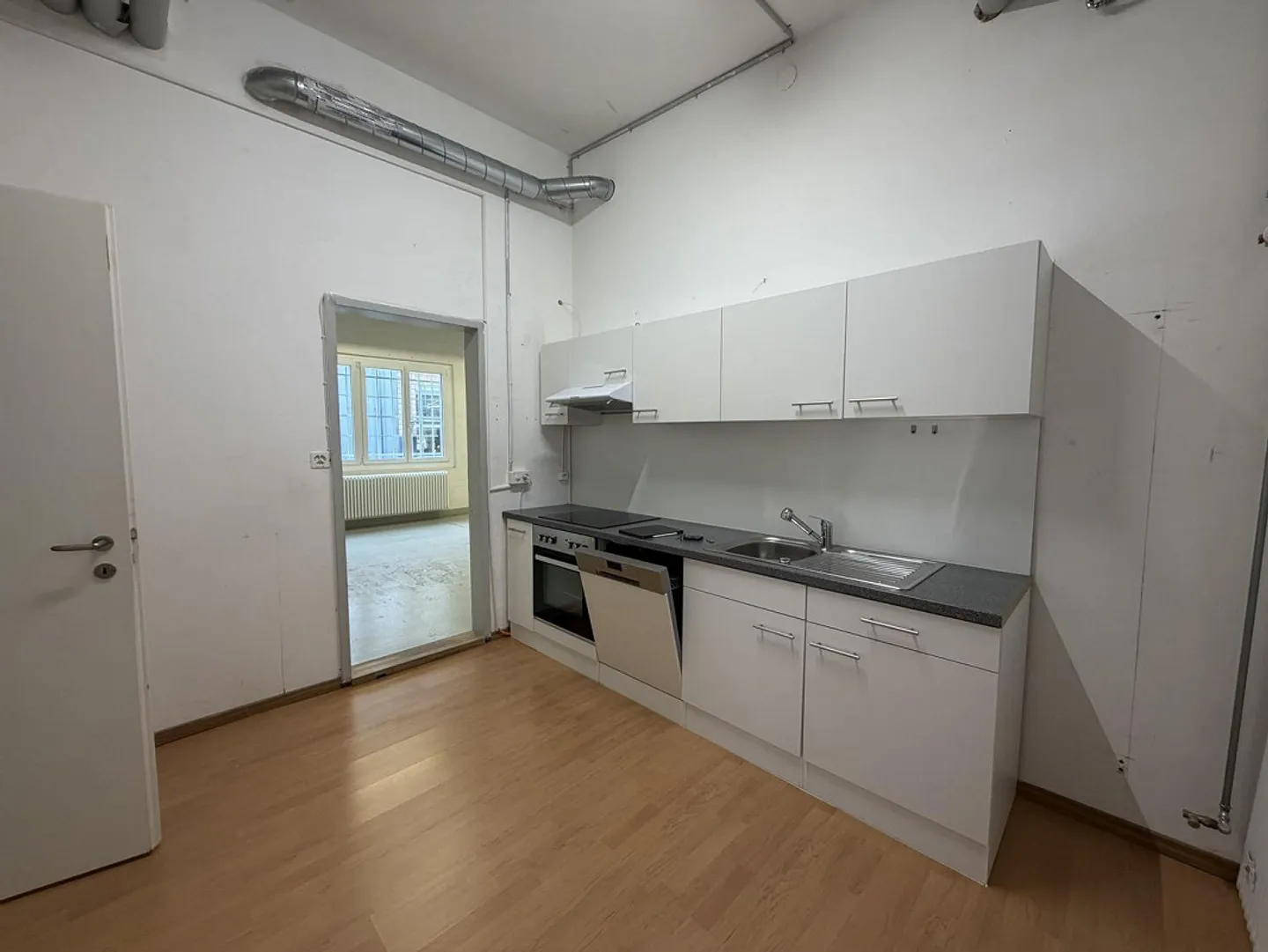 Officina con magazzino e garage a Therwil - Foto 6 di 11