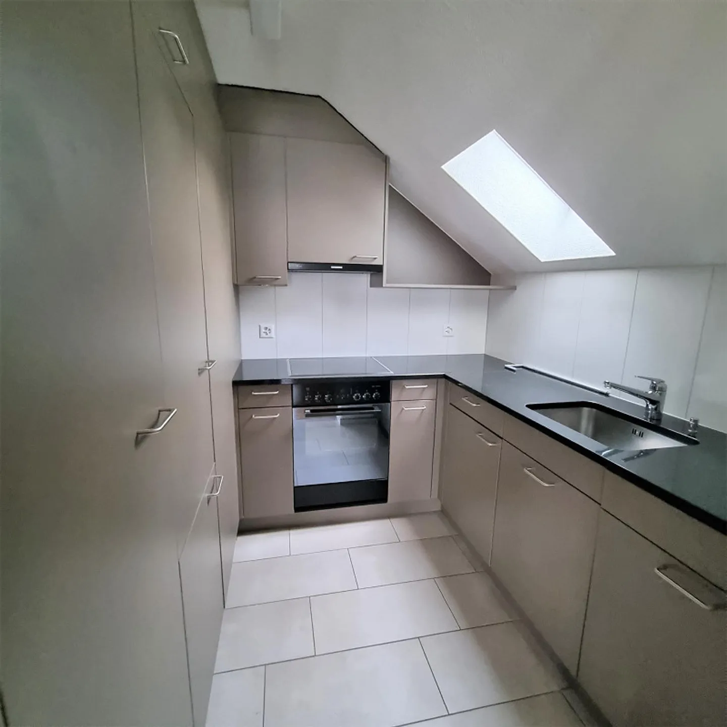 Moderne Wohnung mit Schlossblick - Foto 2 von 9
