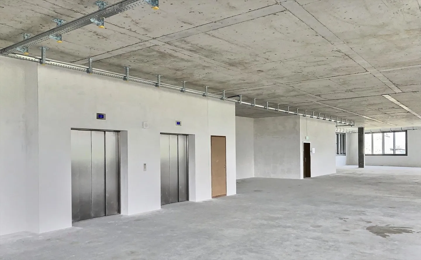 Area-equipped surface in a new building - Photo 8 of 10