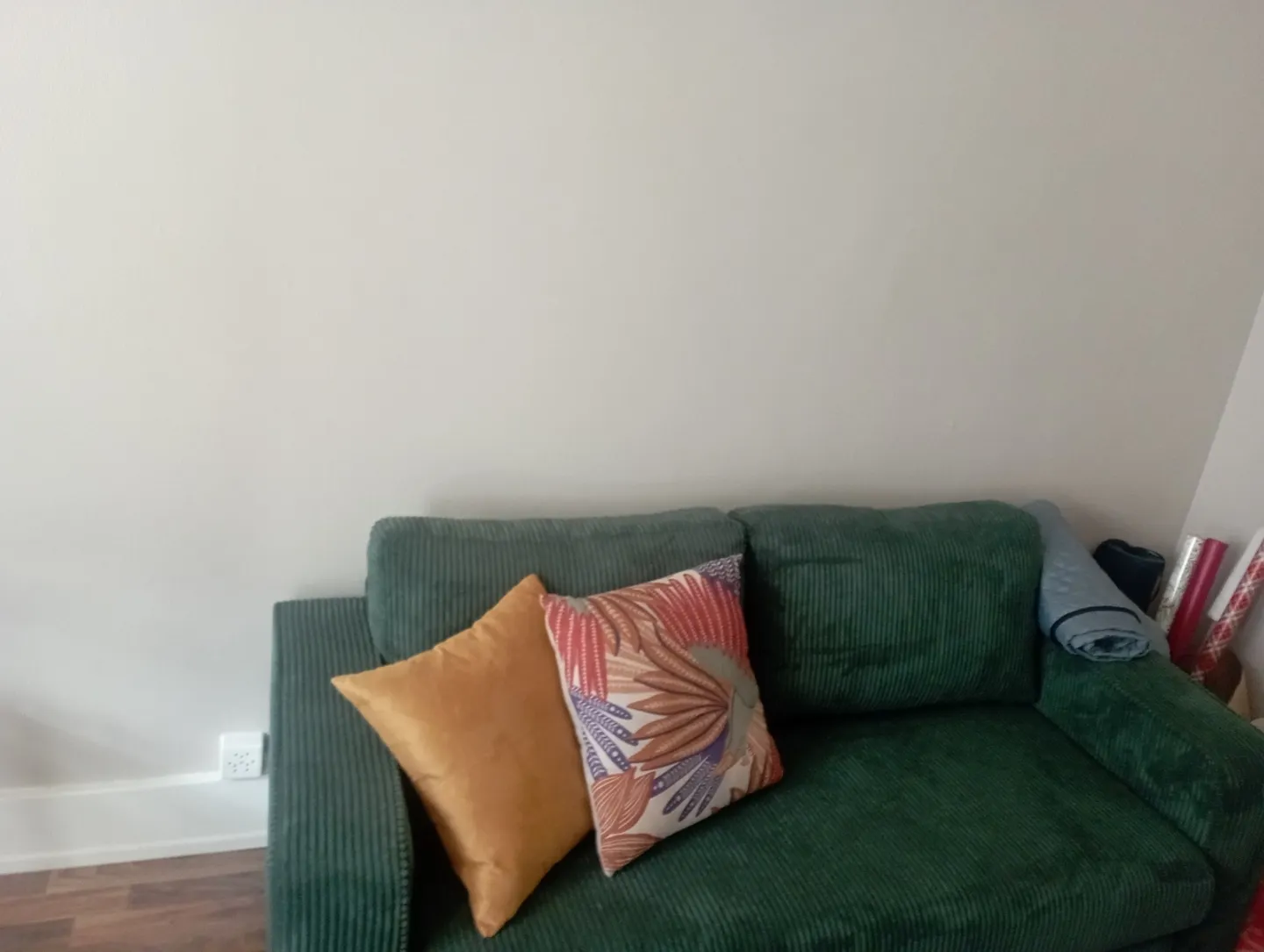 Charming 4-Room Apartment - Photo 4 of 12