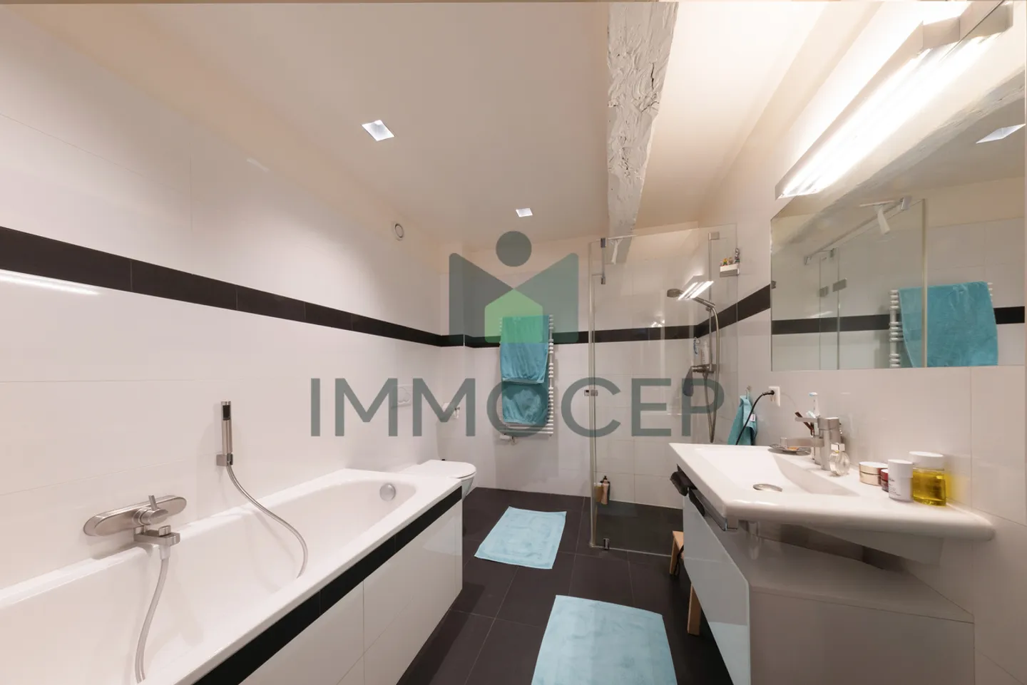 Rare: Beautiful Village House with approx. 225 m2 of living space in Russin - Photo 9 of 13