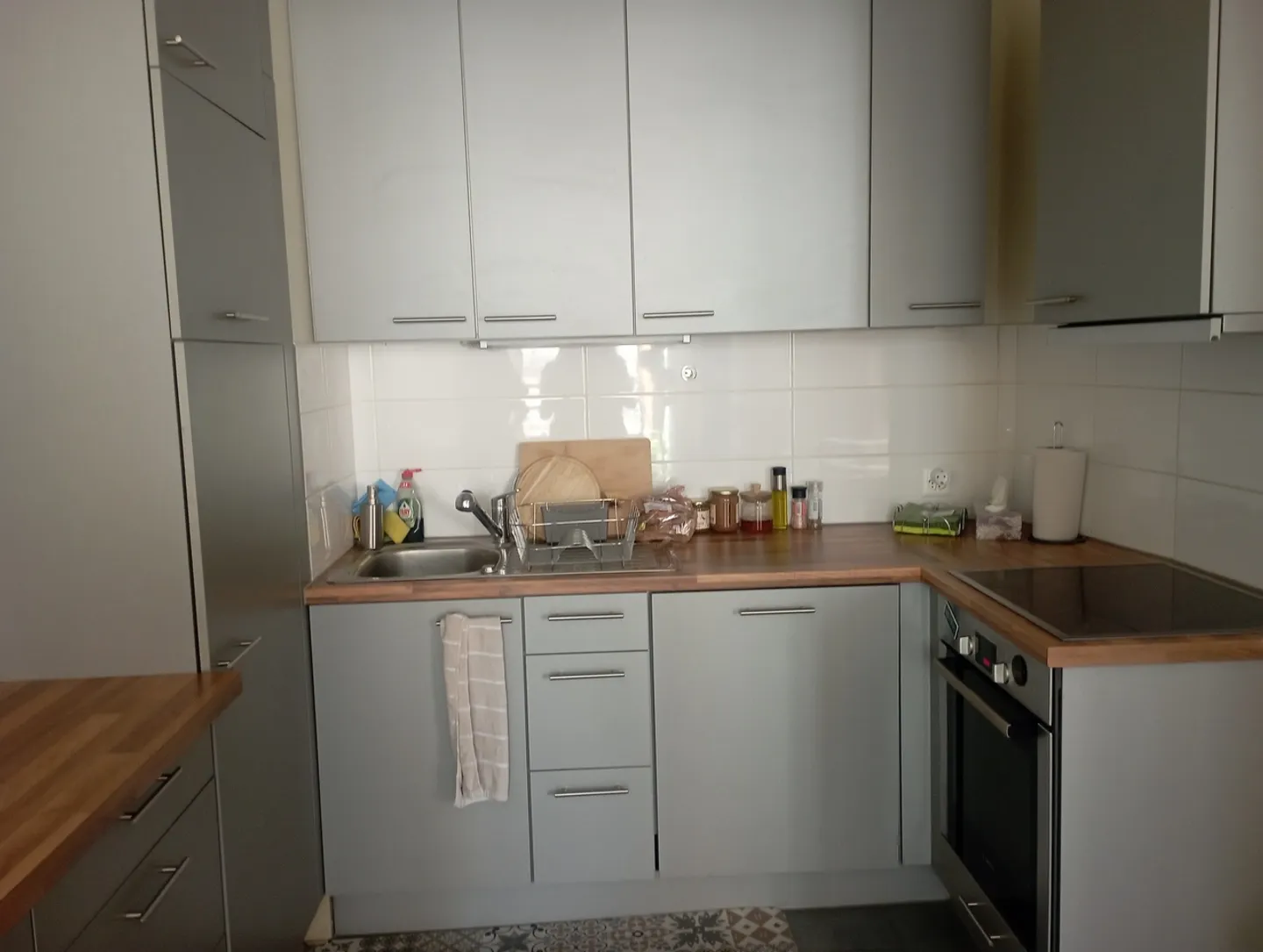 Charming 4-Room Apartment - Photo 3 of 12