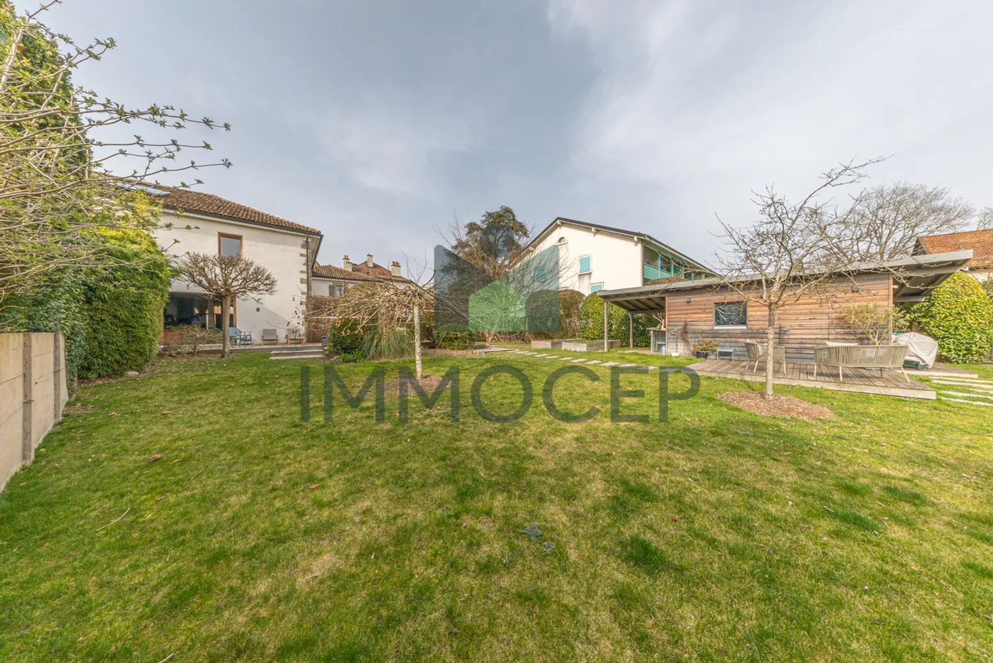 Rare: Beautiful Village House with approx. 225 m2 of living space in Russin - Photo 13 of 13