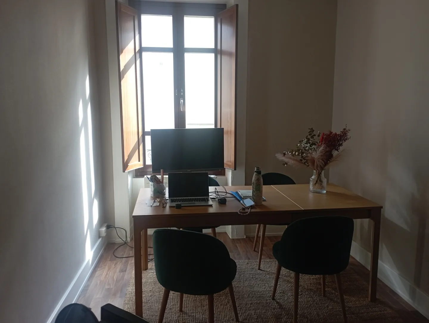 Charming 4-Room Apartment - Photo 8 of 12