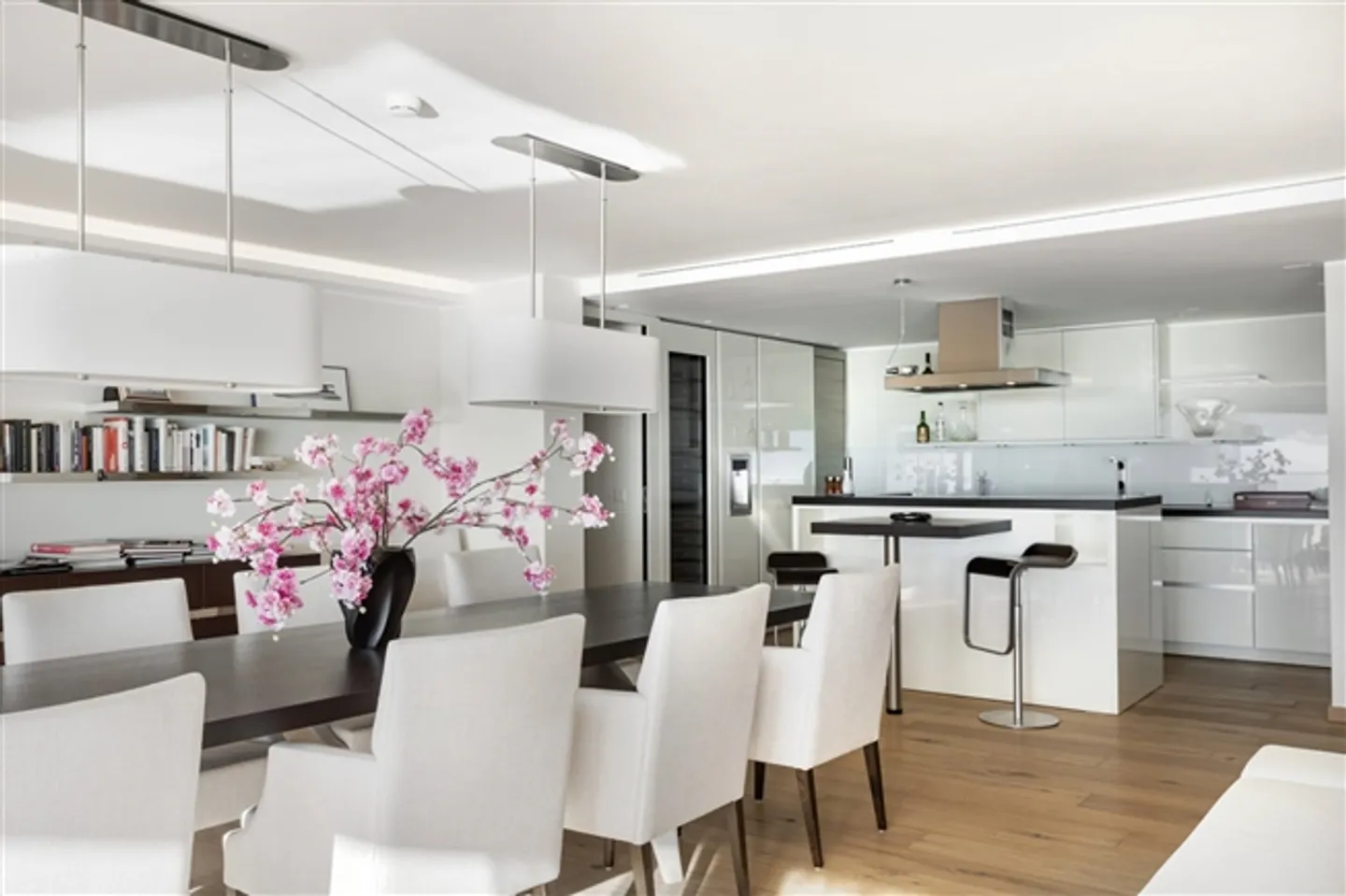 Magnifico appartamento di 6,5 stanze con vista mozzafiato sul lago - Foto 4 di 13
