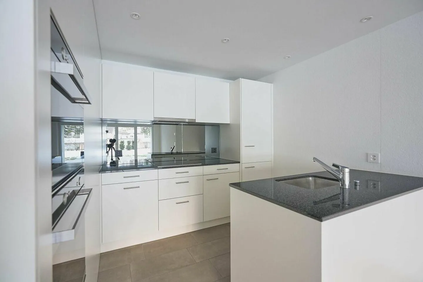 Modern 3.5-room apartment with style and comfort on the ground floor - Photo 2 of 8