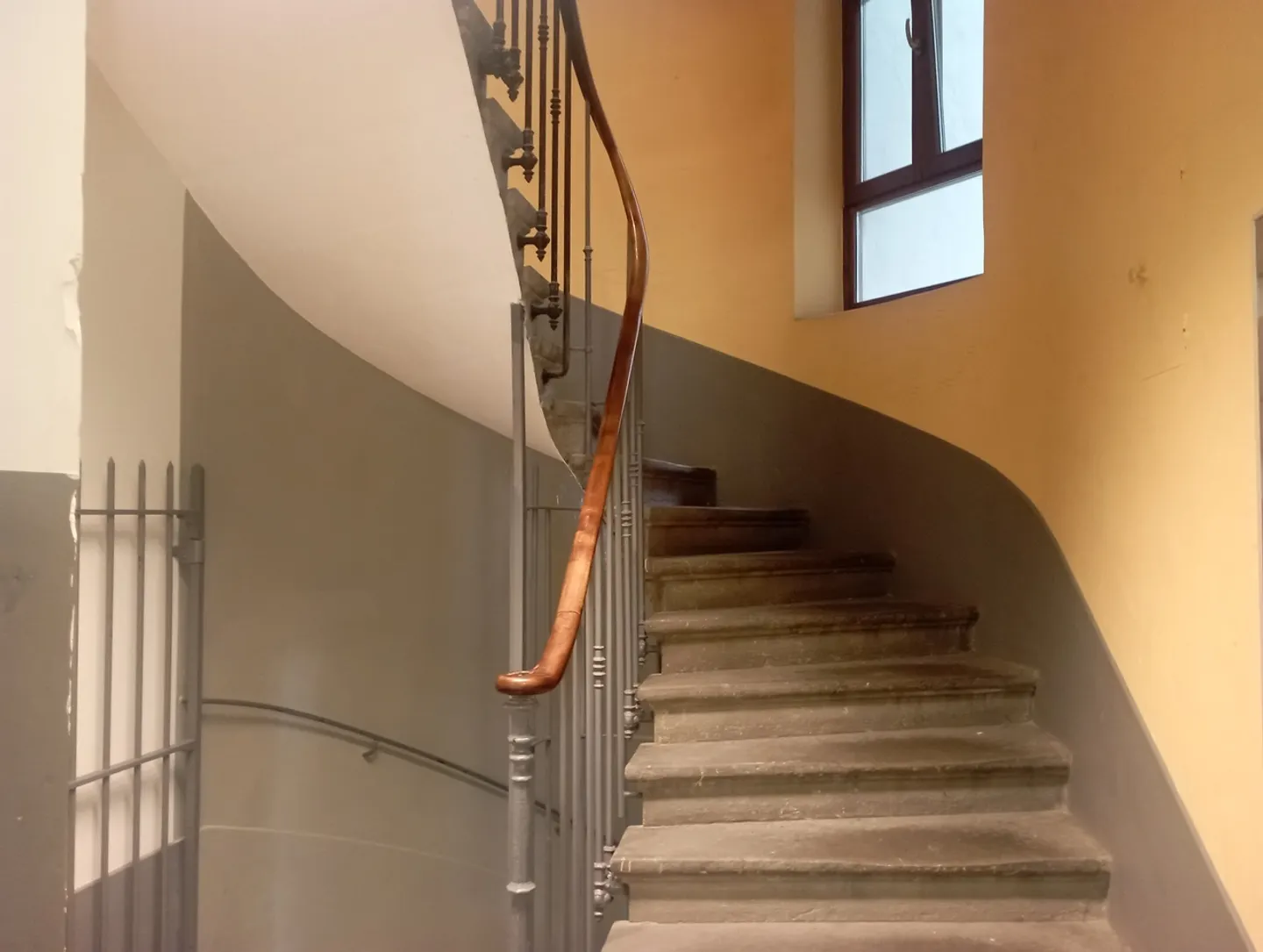 Charming 4-Room Apartment - Photo 9 of 12