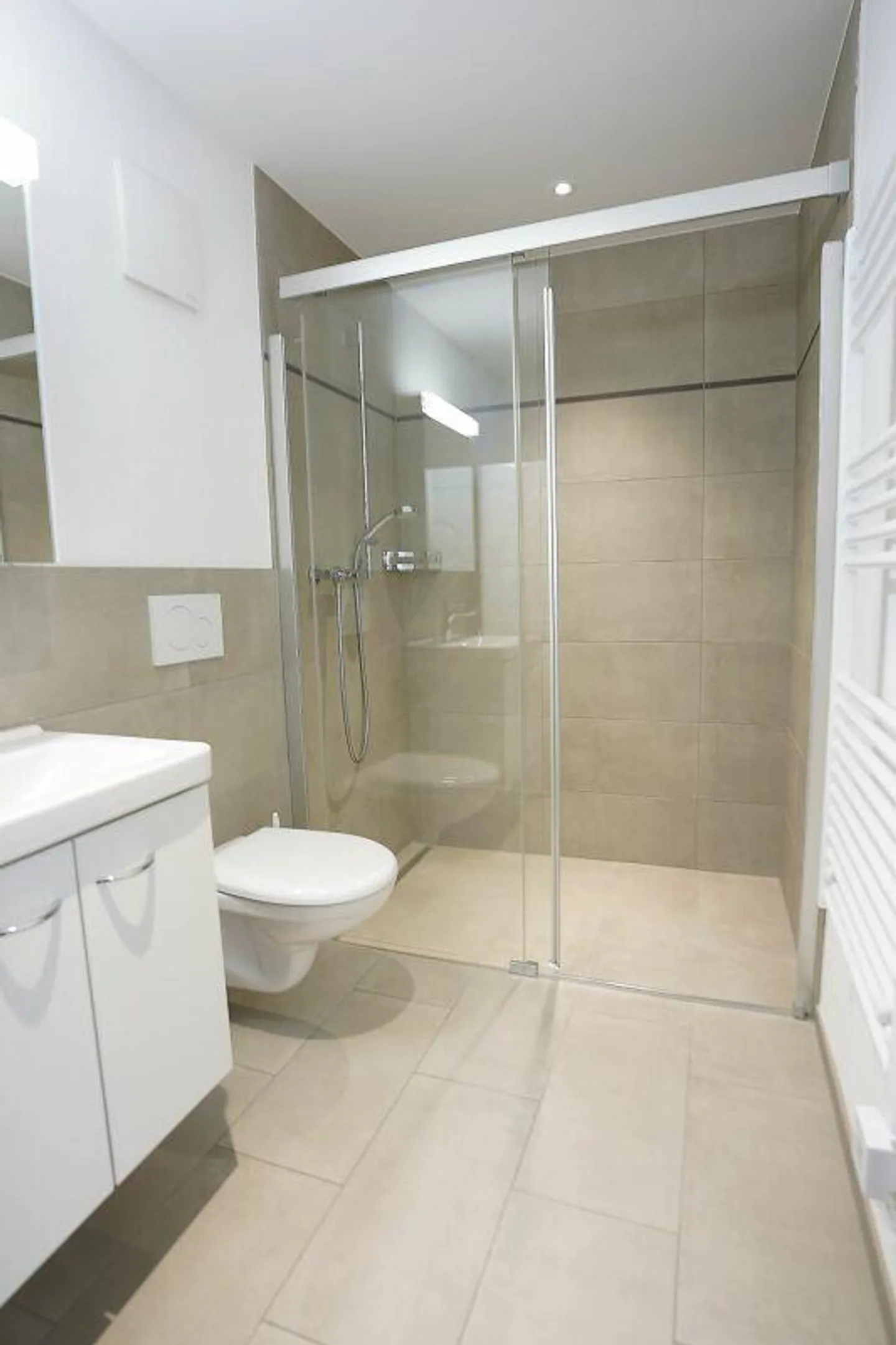 Modern 3.5-room apartment with style and comfort on the ground floor - Photo 5 of 8