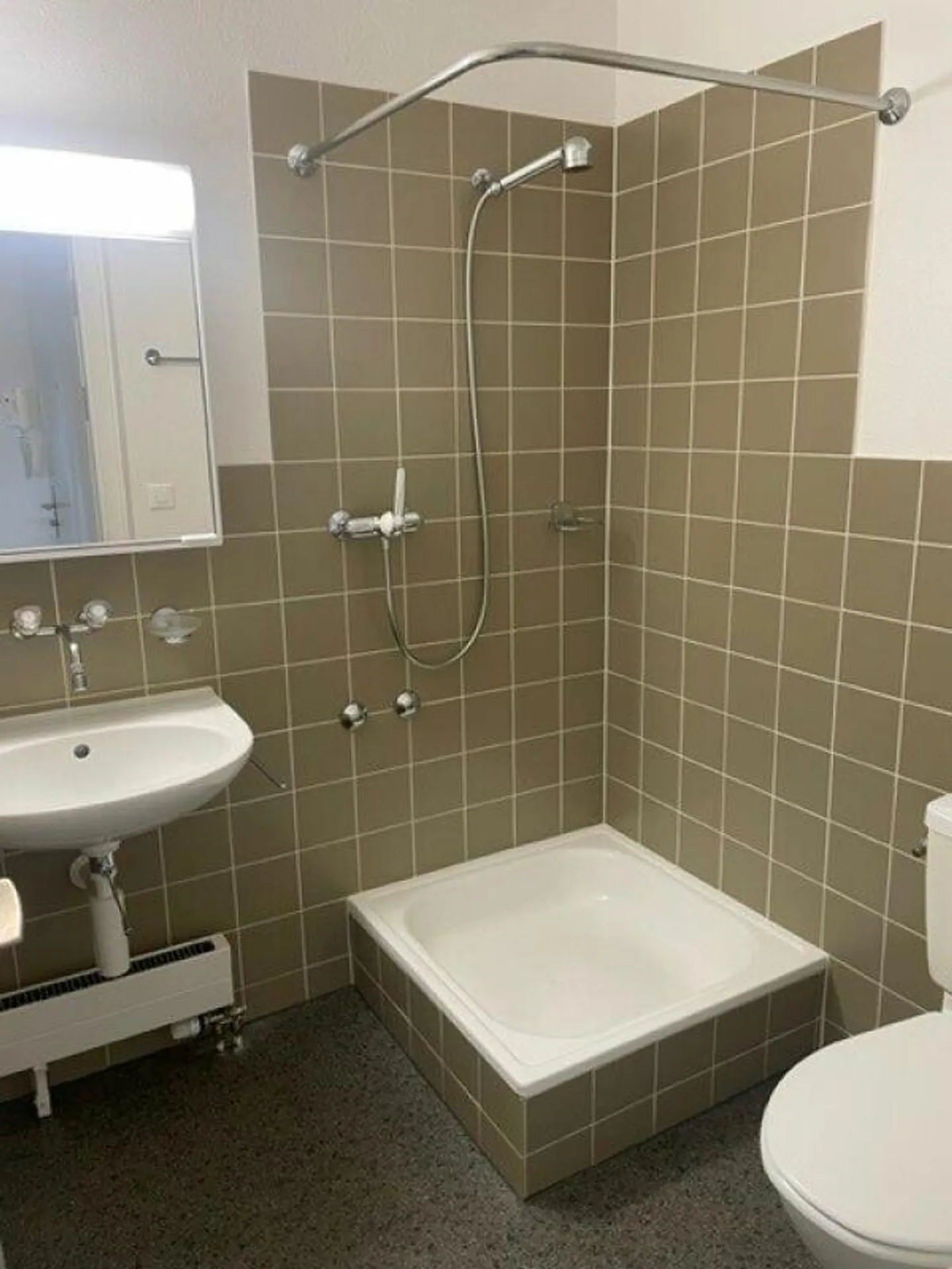 1 Room Apartment on the 4th Floor - Photo 4 of 6