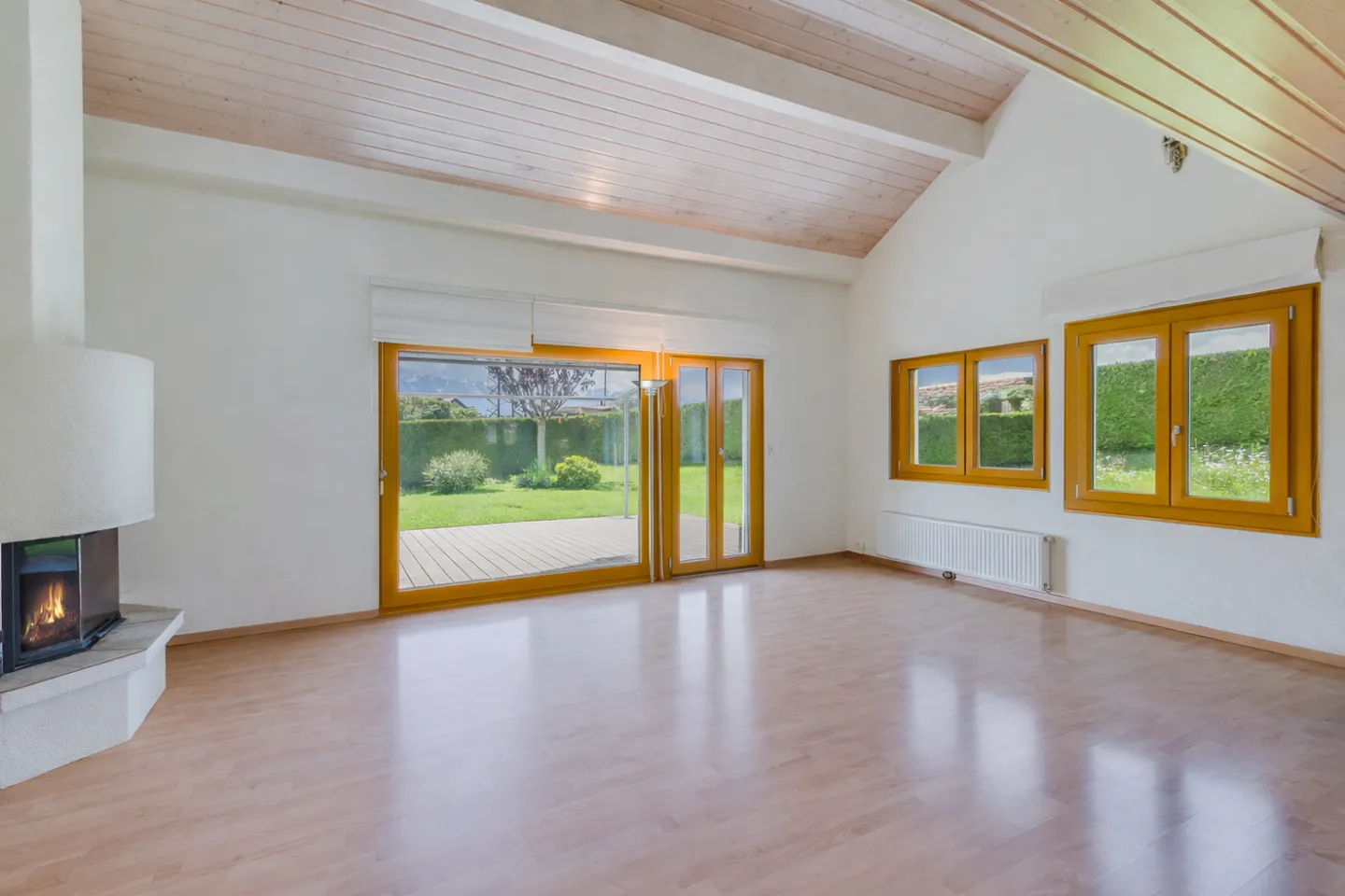 7.5 Room House - Photo 2 of 10