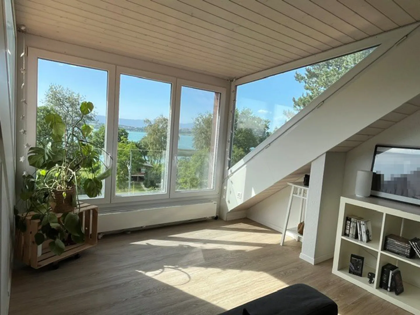 Charmante Wohnung mit Seesicht - Foto 3 von 12