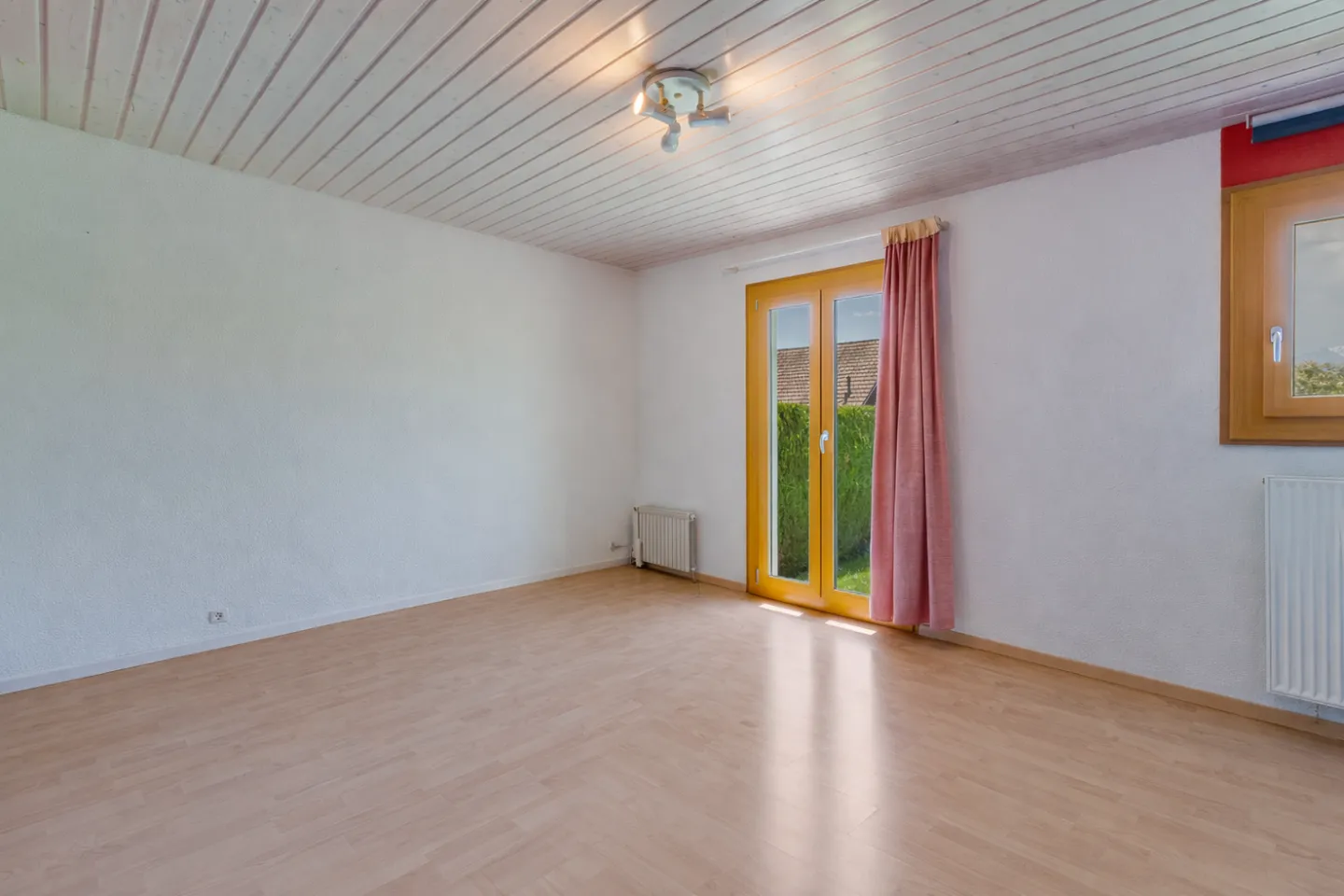 7.5 Room House - Photo 4 of 10