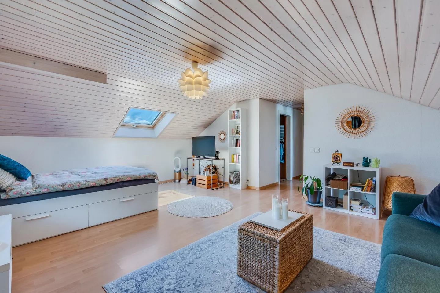 7.5 Room House - Photo 6 of 10