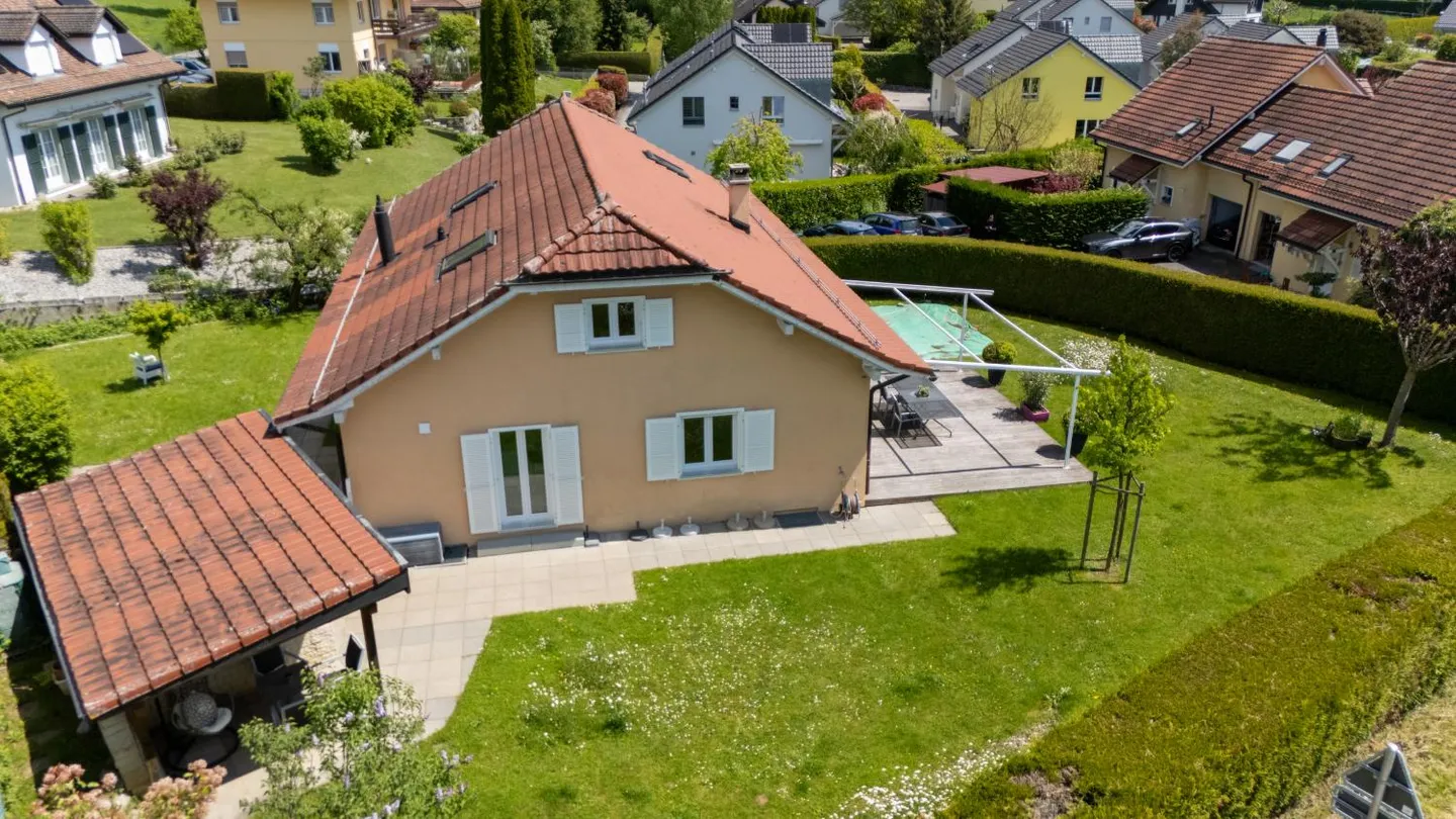 7.5 Room House - Photo 7 of 10