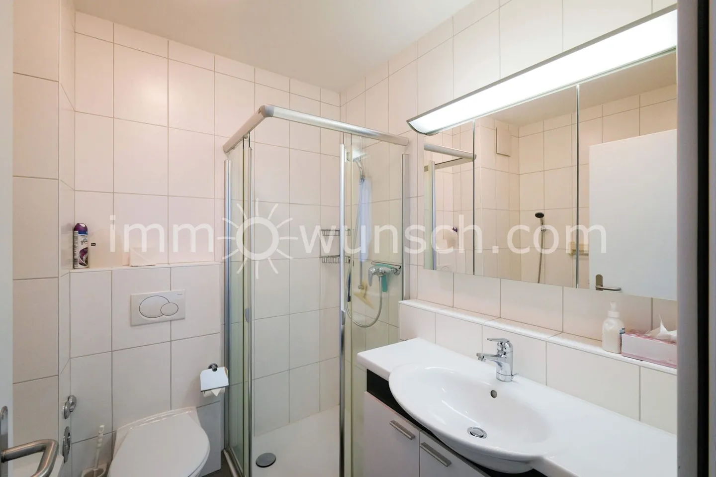 Charmante 2 ½ Zi. Eigentumswg., mit 2. Wohnsitzbewilligung - Foto 5 di 11