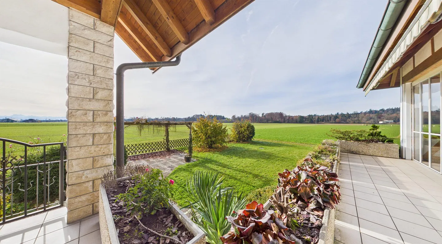 Detached Country House with a View - Photo 2 of 10