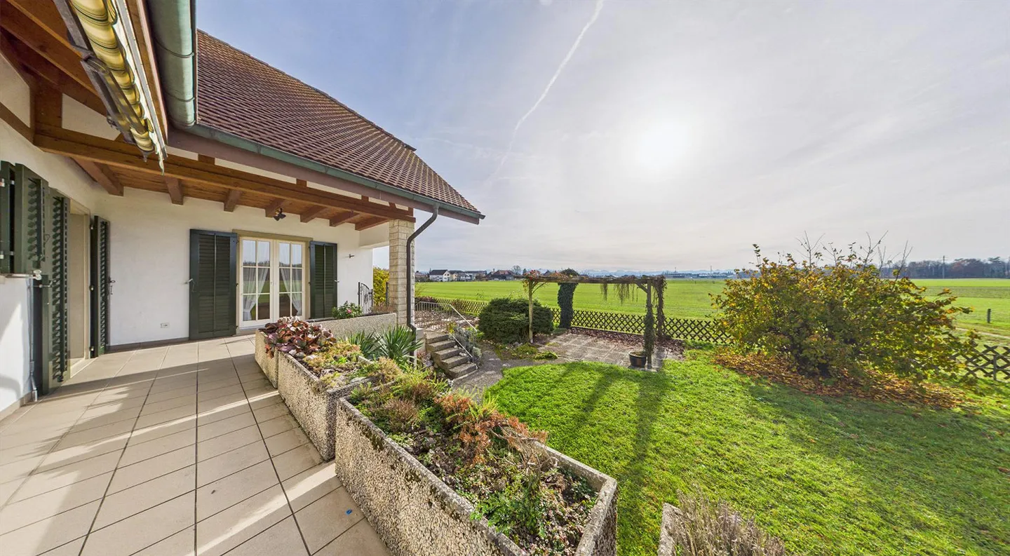 Detached Country House with a View - Photo 3 of 10