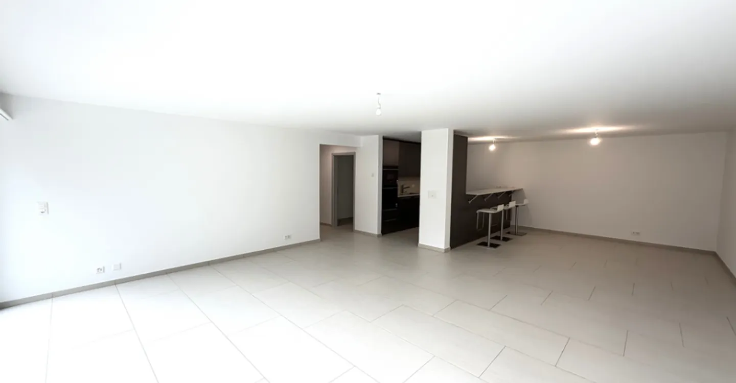 Maison Familiale Élégante à Courrendlin - Photo 5 sur 12