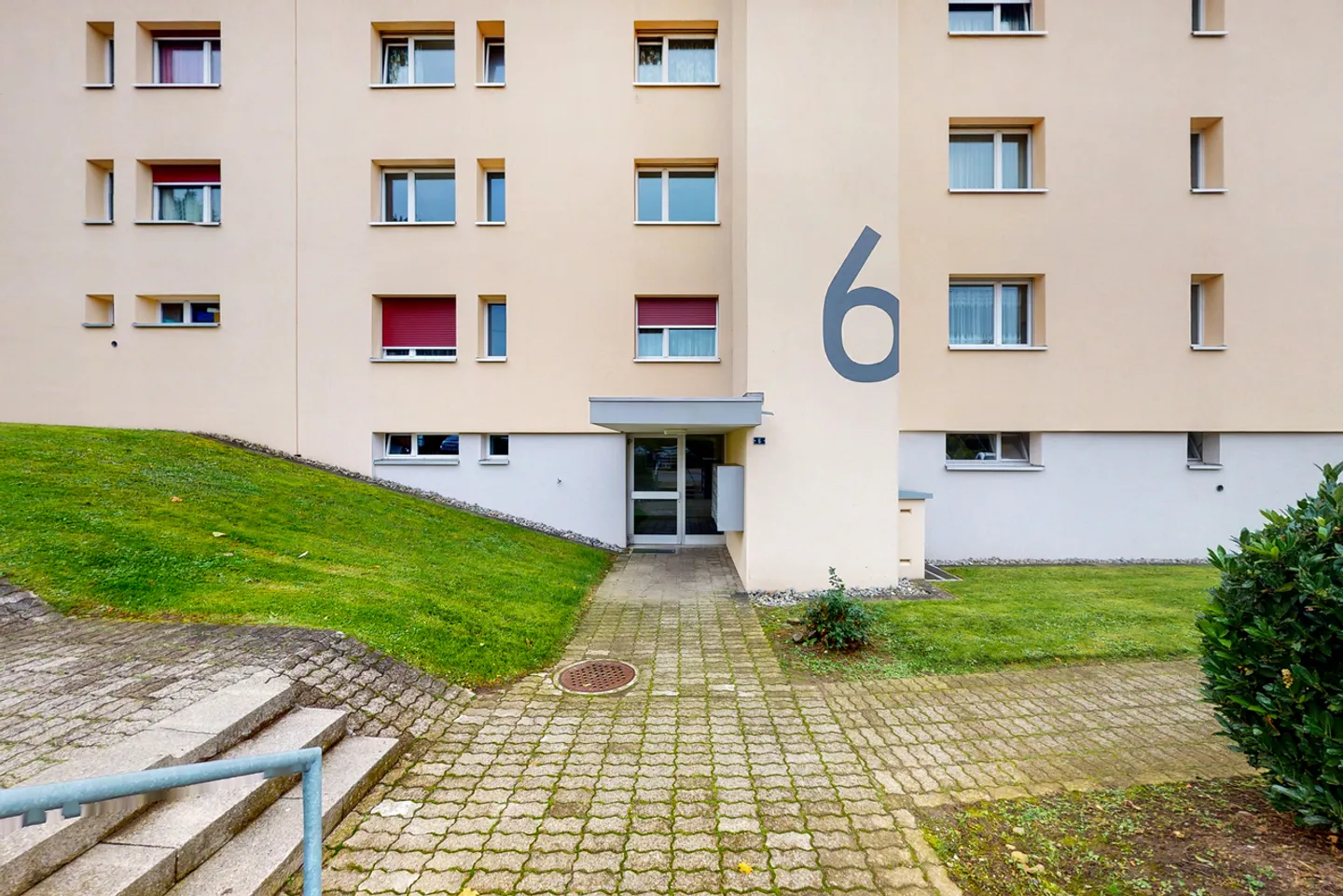 Appartement moderne 4 pièces - Photo 3 sur 13