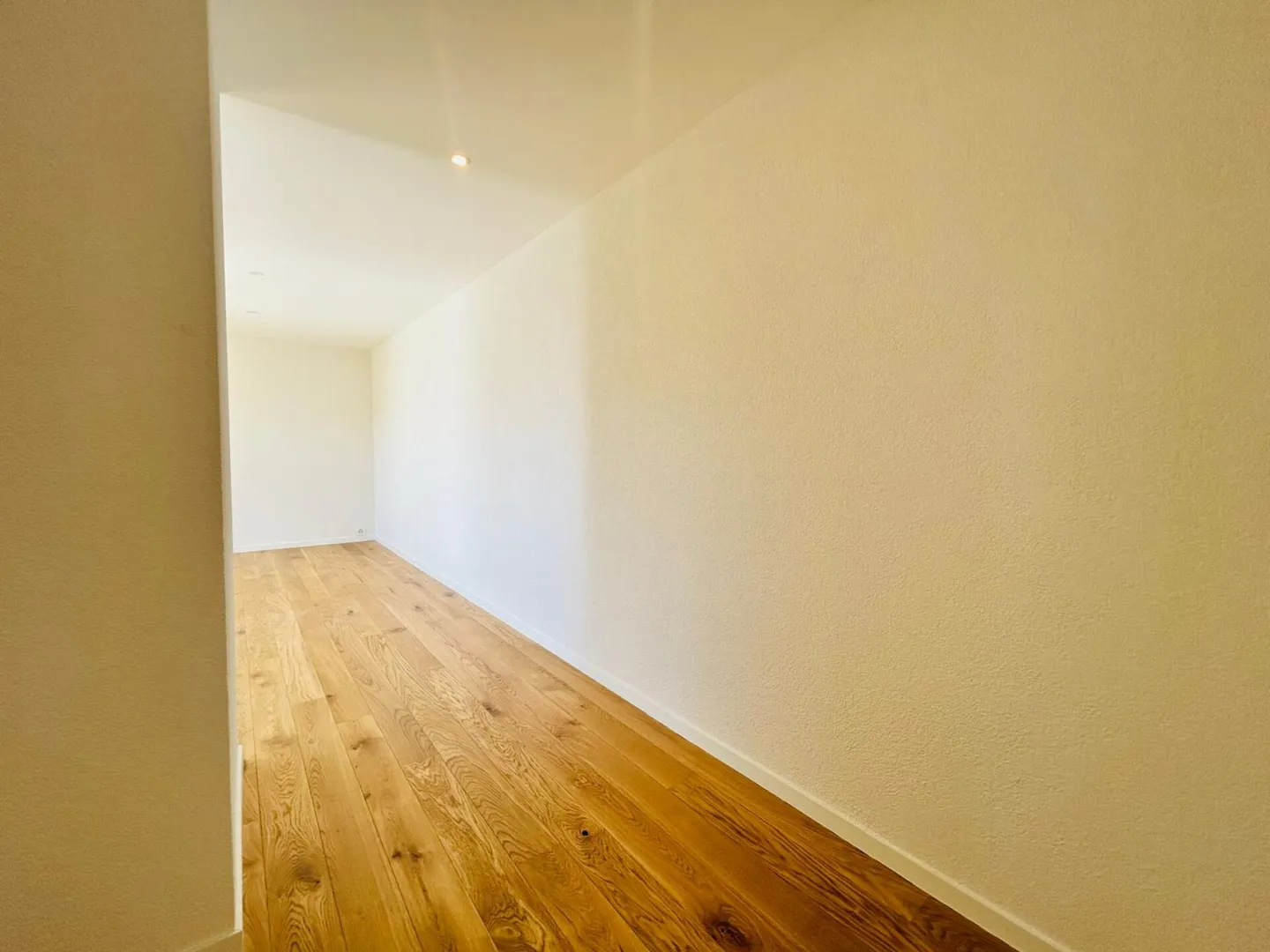 New, bright 2.5-room apartment on the ground floor with garden - Photo 3 of 7