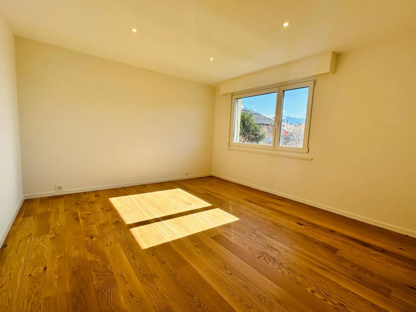 New, bright 2.5-room apartment on the ground floor with garden - Photo 4 of 7