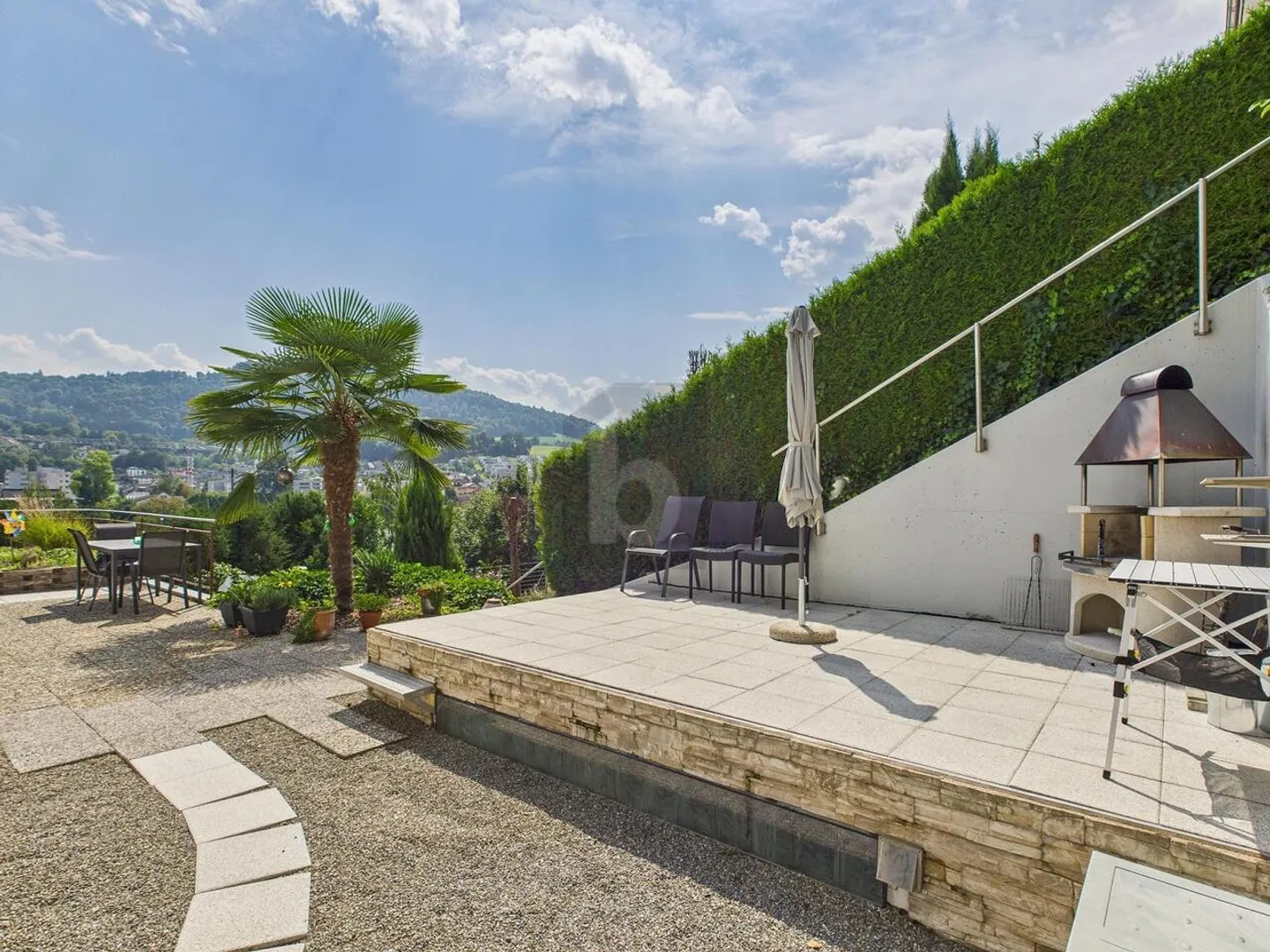 IN POSIZIONE IDEALE CON PISCINA COPERTA E RISERVA EDILIZIA - Foto 4 di 6