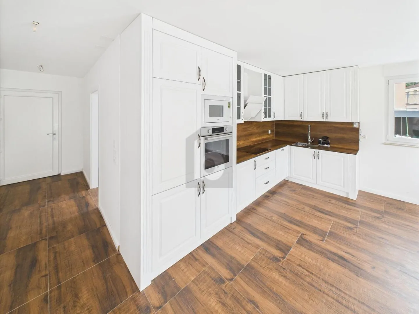 FIRST OCCUPANCY - MODERN AND COZY WITH GARDEN - Photo 4 of 6