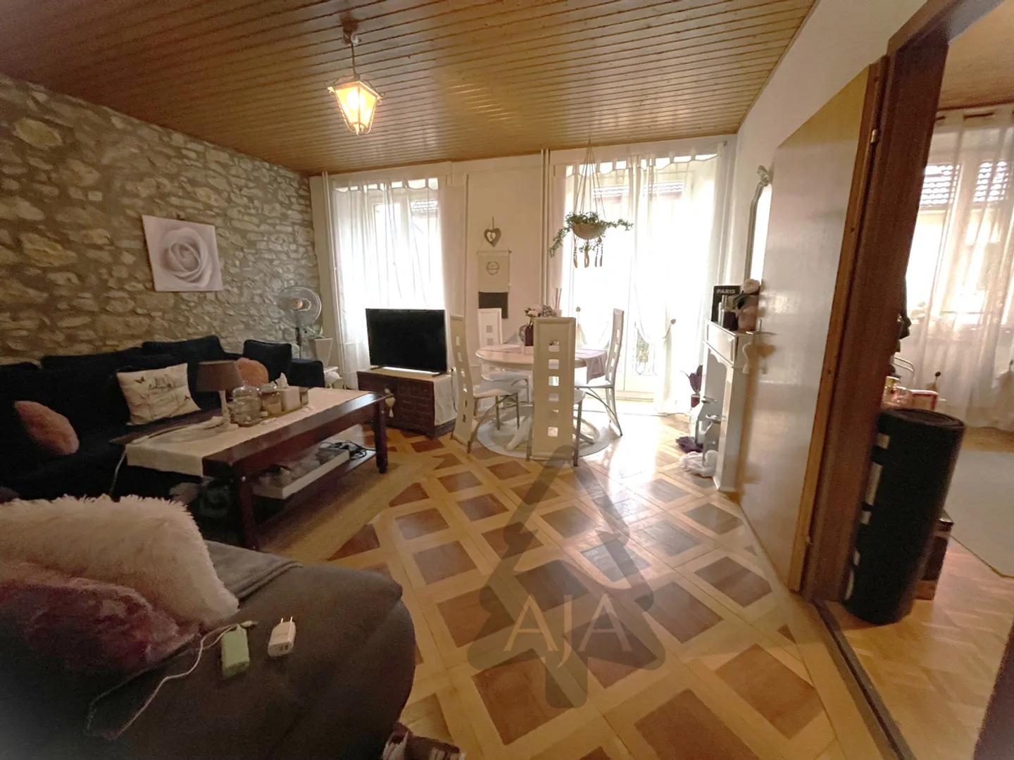 Immeuble résidentiel à Saint-Imier - Photo 2 sur 15