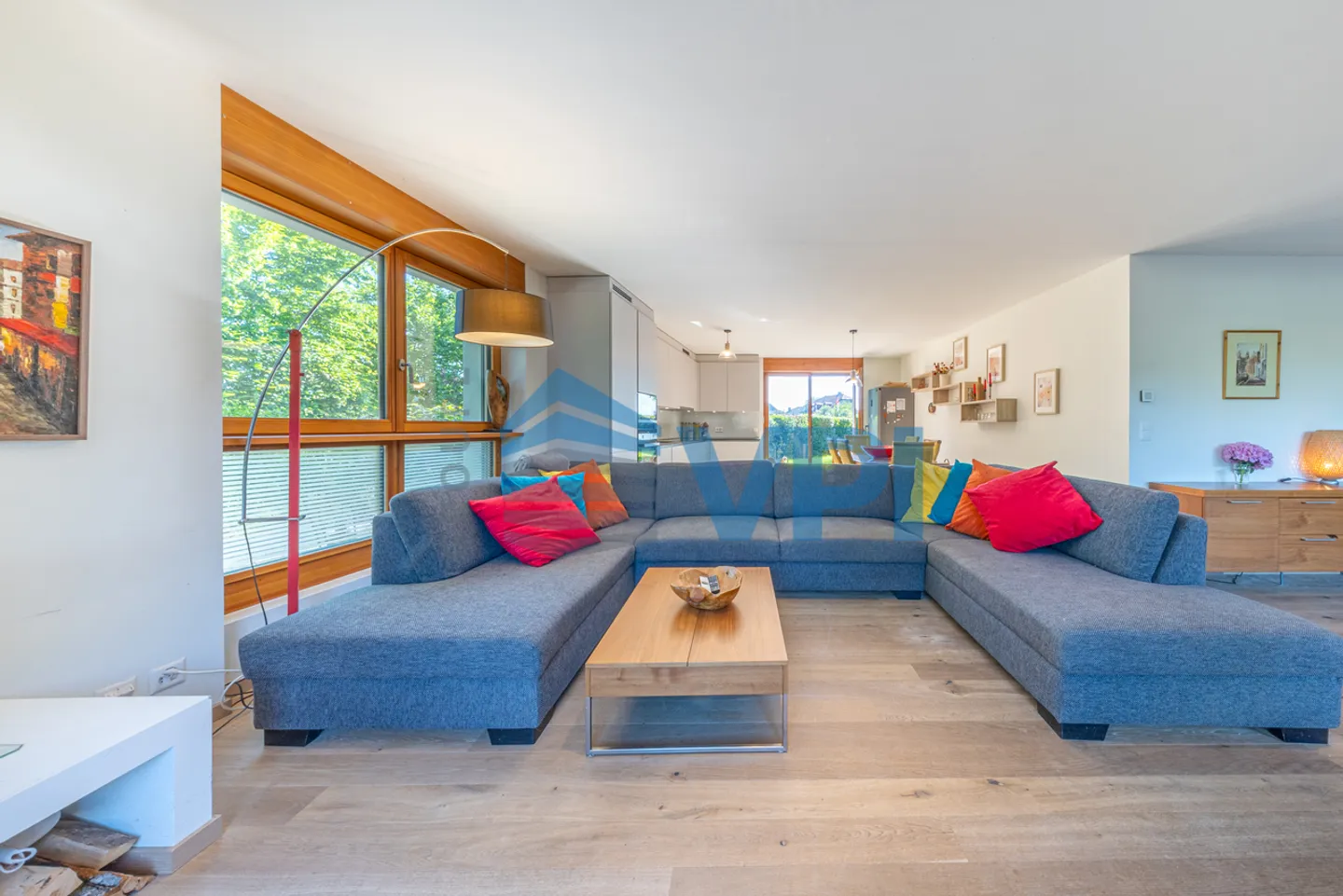 Modern Duplex Apartment with Garden - Photo 6 of 13