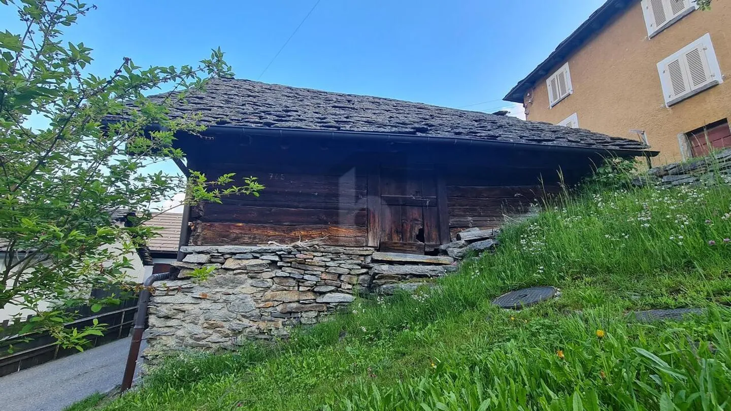 Affascinante Casa Rustica a Sobrio - Foto 3 di 5