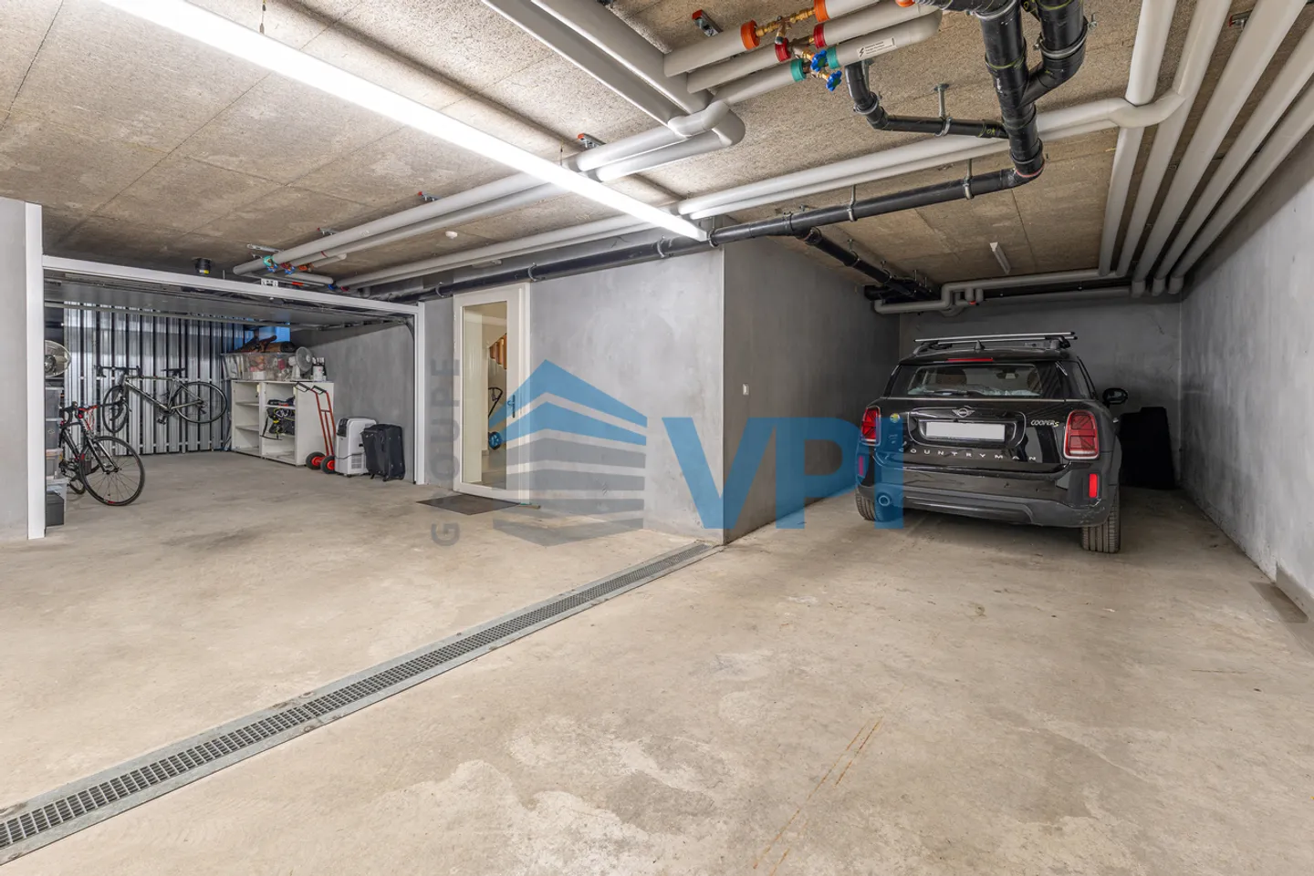 Modern Duplex Apartment with Garden - Photo 13 of 13