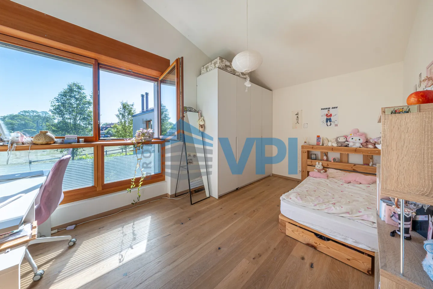 Modern Duplex Apartment with Garden - Photo 11 of 13