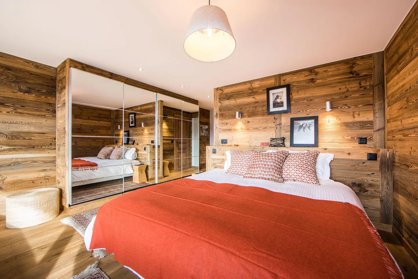 Magnificent 2-bedroom apartment in the center of Verbier with valley views - Photo 7 of 15