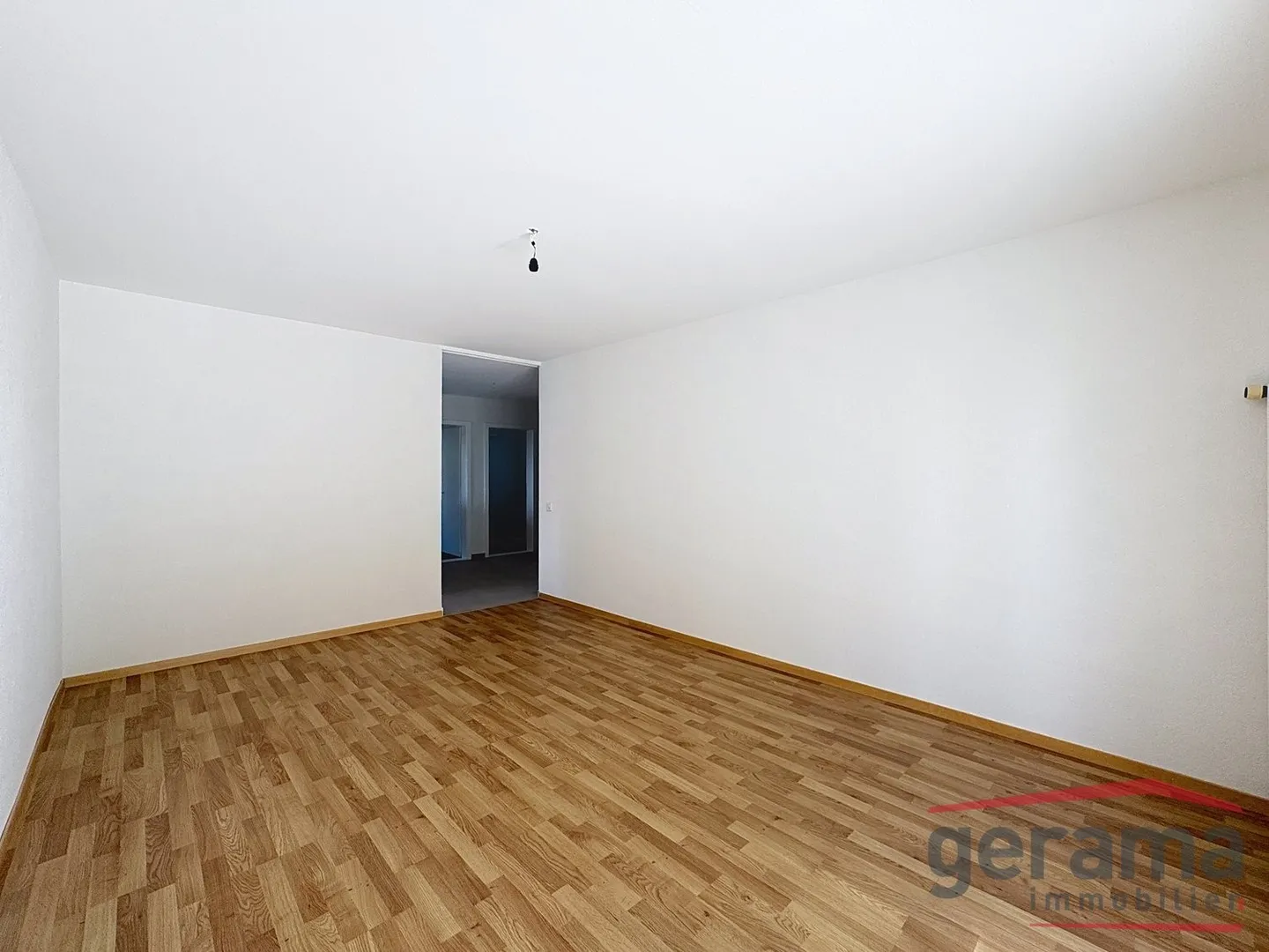 3.5 Room Apartment - Photo 2 of 8