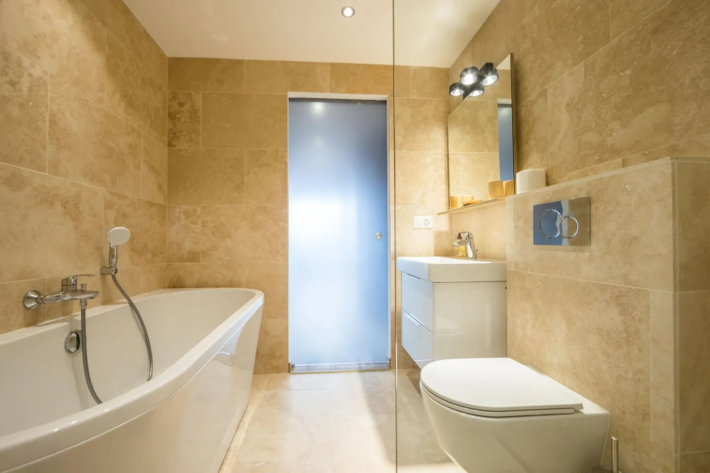 Magnificent 2-bedroom apartment in the center of Verbier with valley views - Photo 9 of 15