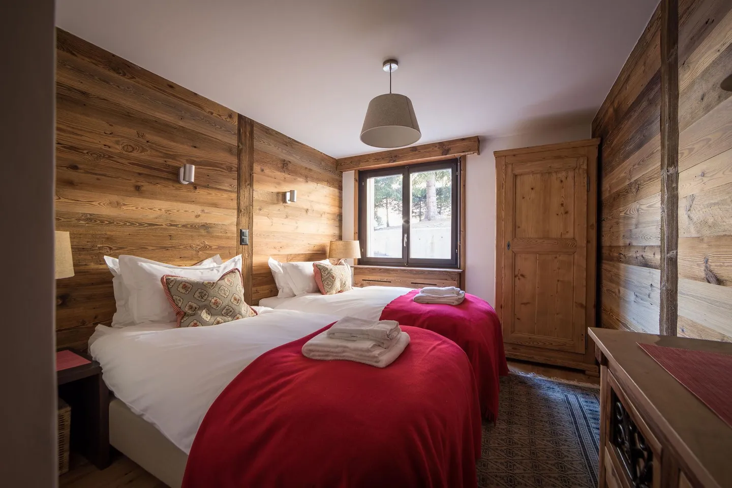 Magnificent 2-bedroom apartment in the center of Verbier with valley views - Photo 10 of 15