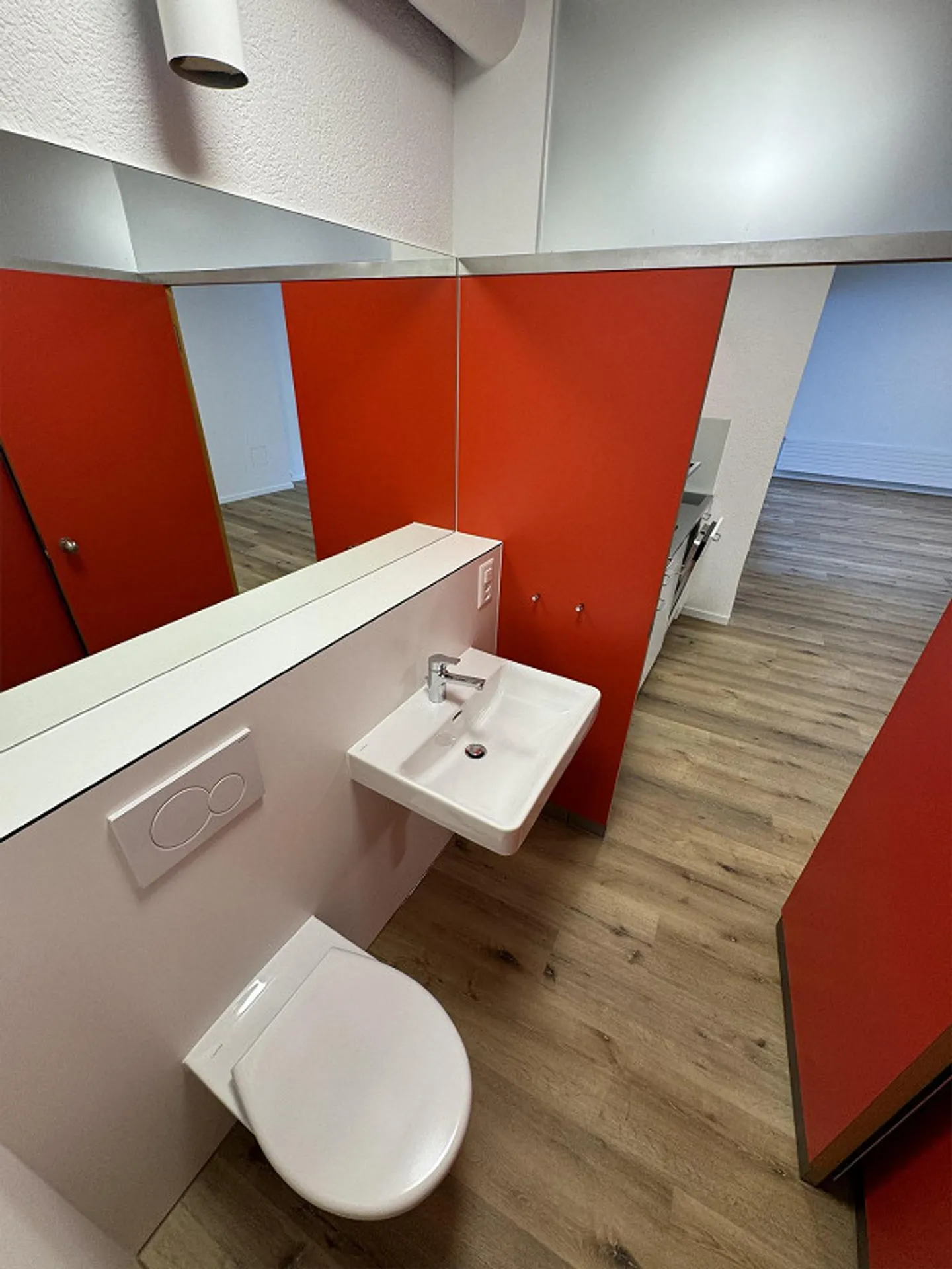 Atelier moderne au centre de Herisau - Photo 5 sur 9