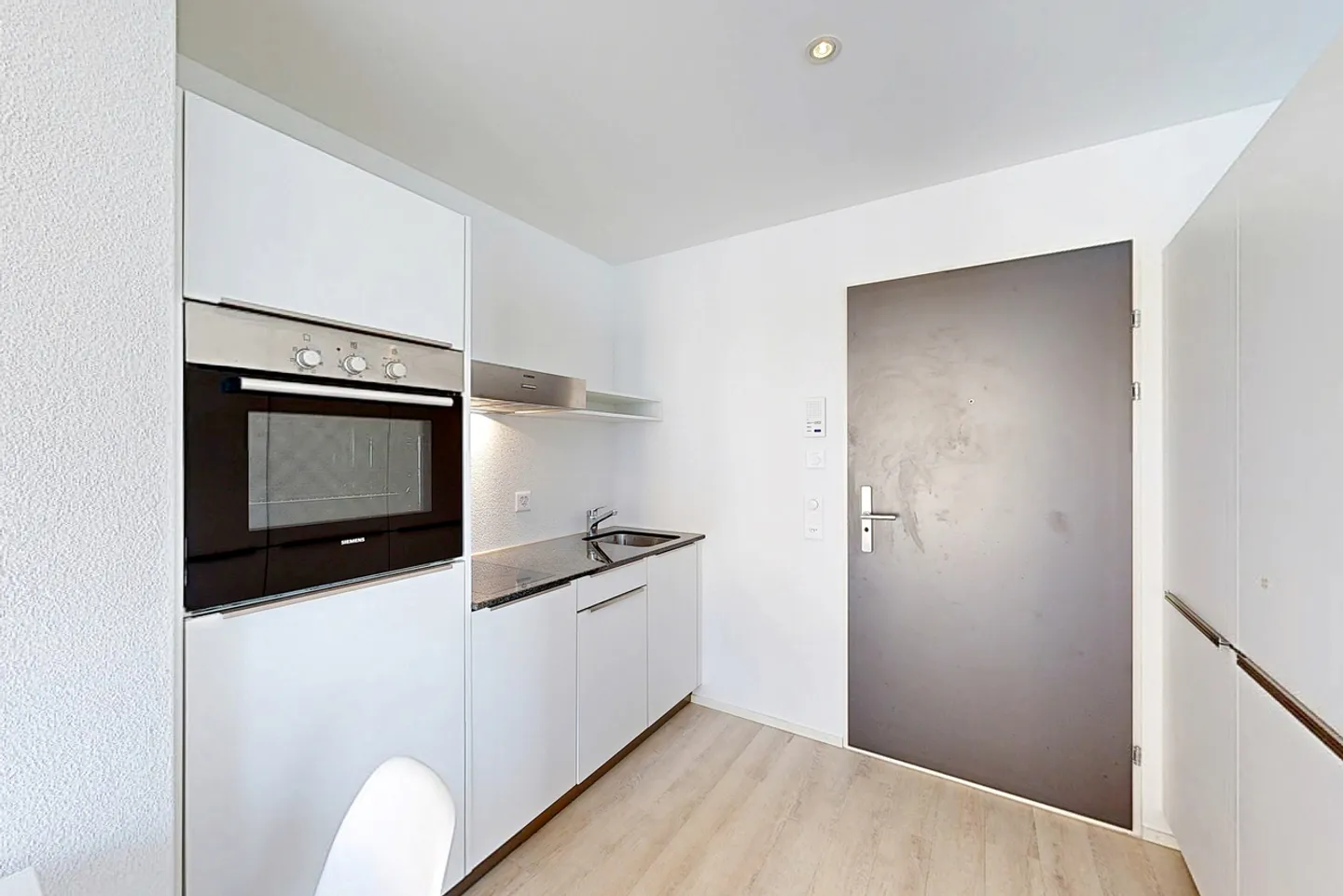 Furnished Modern Apartment in Zurich Altstetten - Rent without Deposit! - Photo 6 of 9