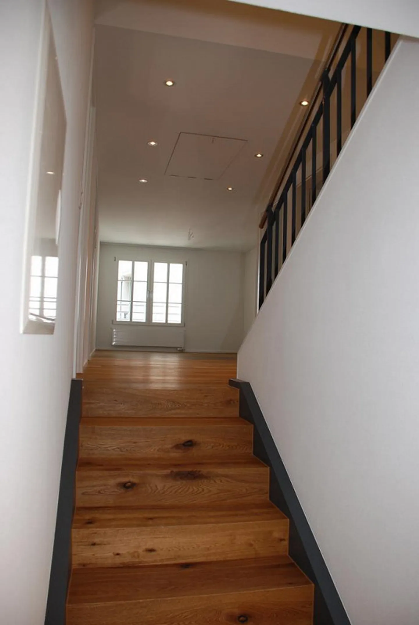 Appartamento attico di 4 camere da letto in affitto - Foto 3 di 12