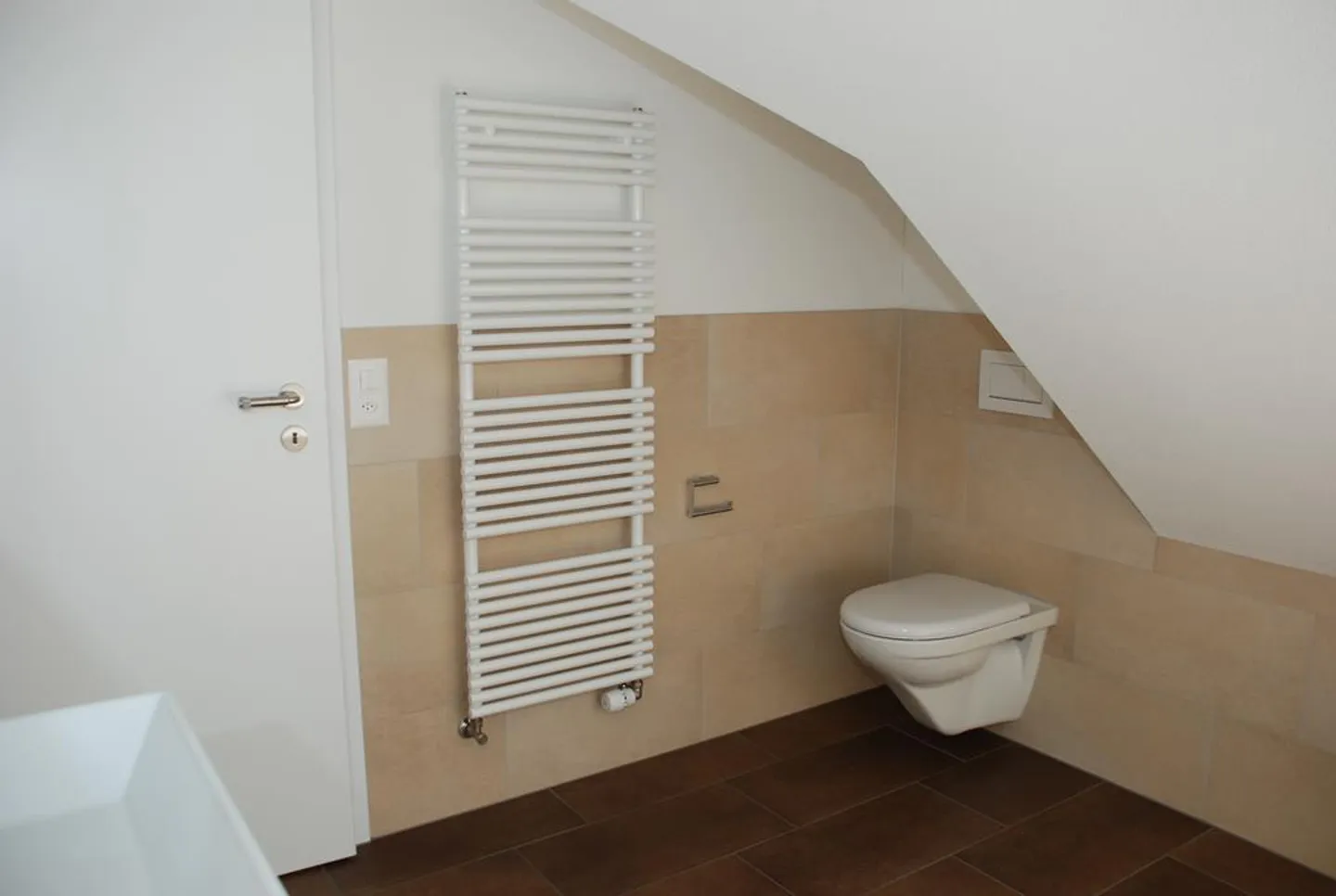 Appartamento attico di 4 camere da letto in affitto - Foto 8 di 12