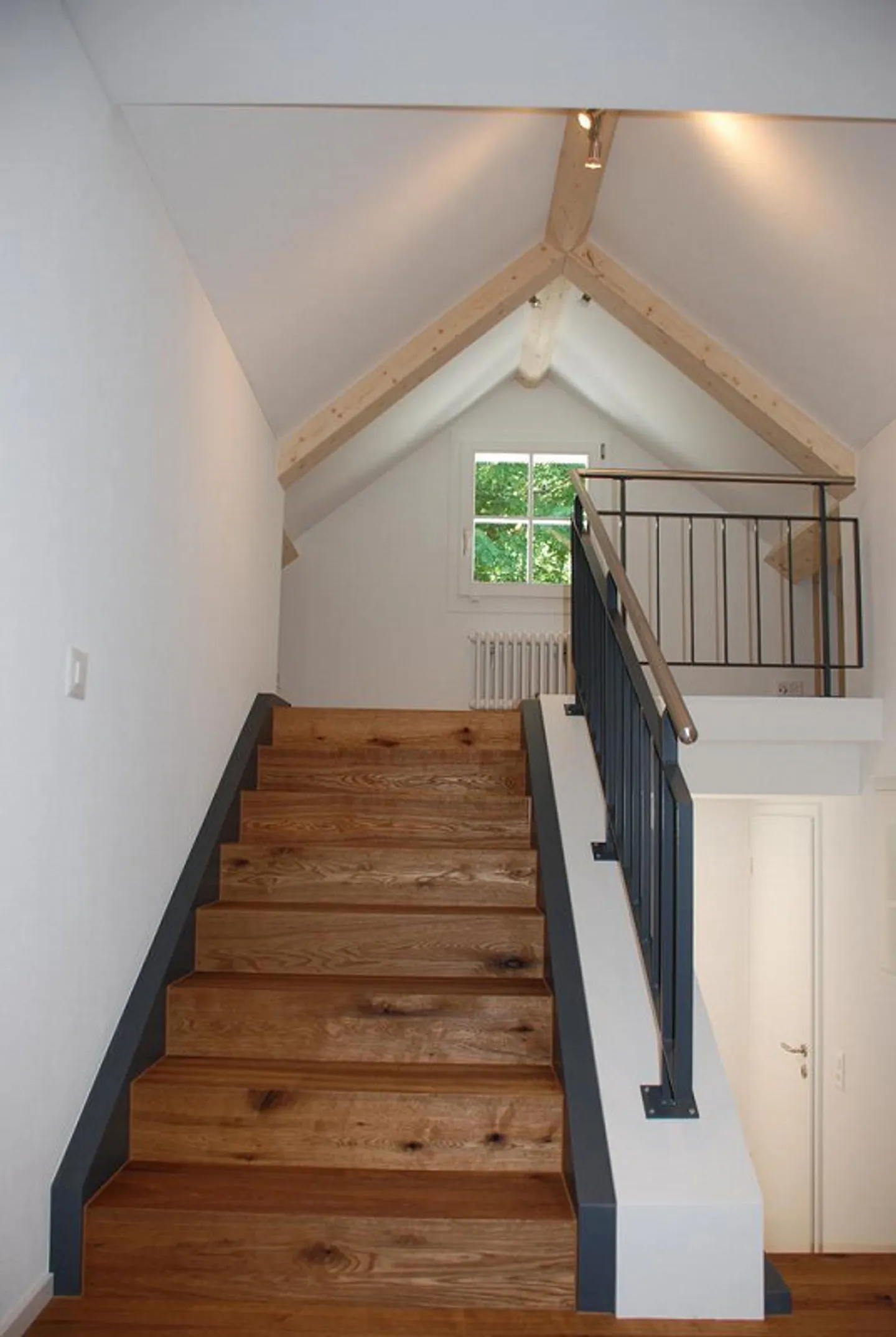 Appartamento attico di 4 camere da letto in affitto - Foto 10 di 12