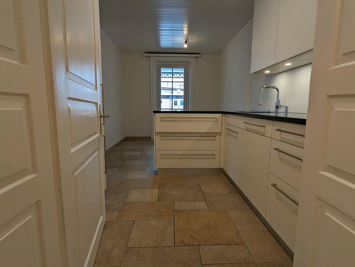 Temporarily for rent: Beautiful 4.5-room apartment in the heart of Davos - Photo 3 of 17