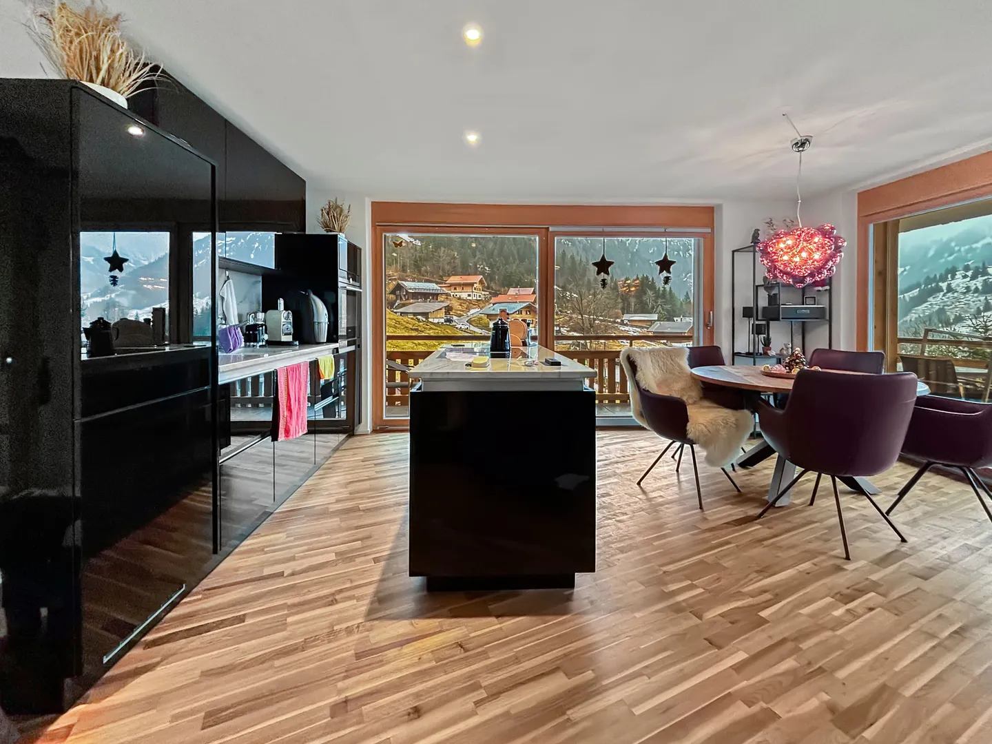 Chalet moderne avec vues imprenables - Photo 4 sur 12