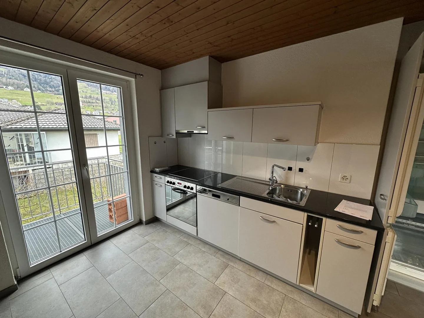 Appartamento mansardato di 3,5 stanze in affitto - Foto 3 di 7