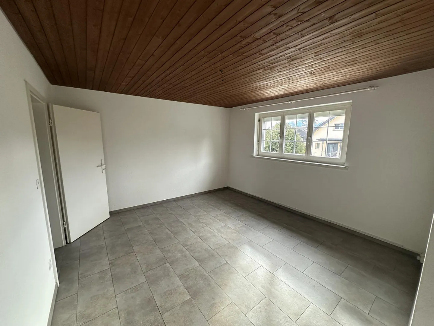 Appartamento mansardato di 3,5 stanze in affitto - Foto 4 di 7