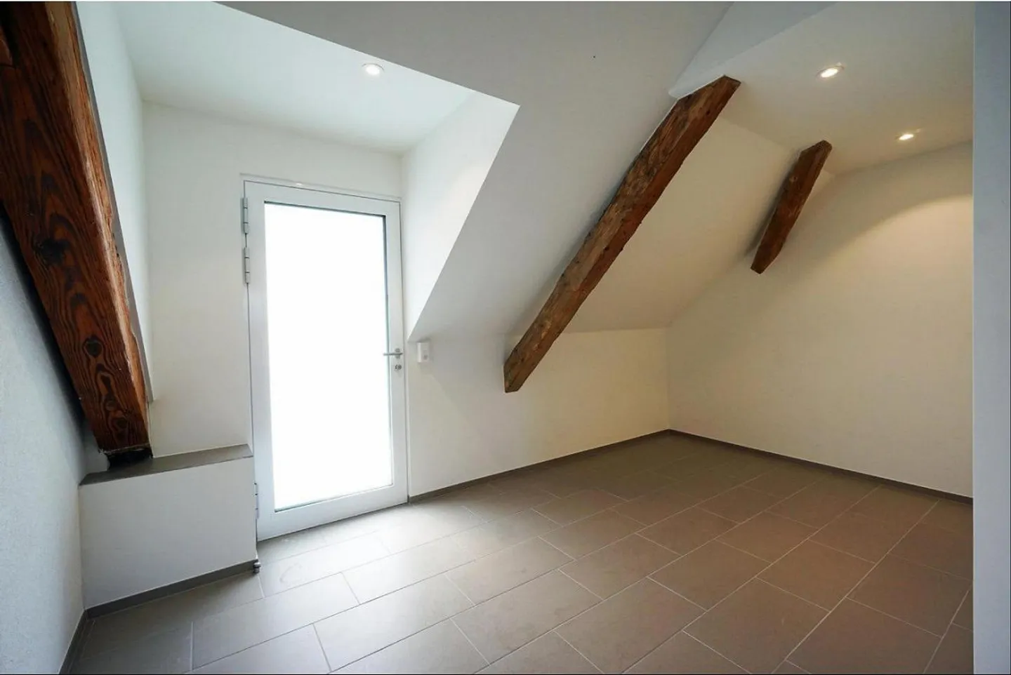 Charmante 3.5-Zimmer-Dachwohnung in Hägendorf - Foto 5 von 9